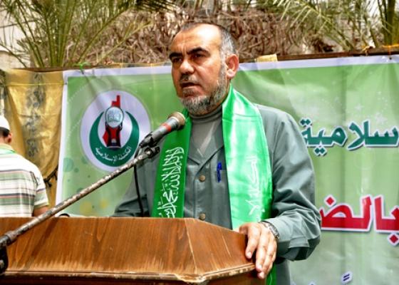 محمد شهاب يطالب الصليب الأحمر بحماية عائلات الأسرى خلال الزيارات