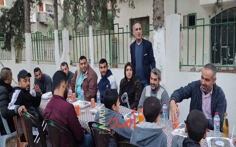 فريق "البريج مخيمنا" ينظم إفطارا للجرحى المبتورة أقدامهم 