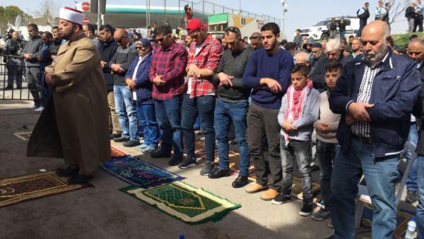 القدس المحتلة: دعوة لإقامه صلاة الجمعة على مدخل  بلدة العيسوية رفضاً لإجراءات الاحتلال