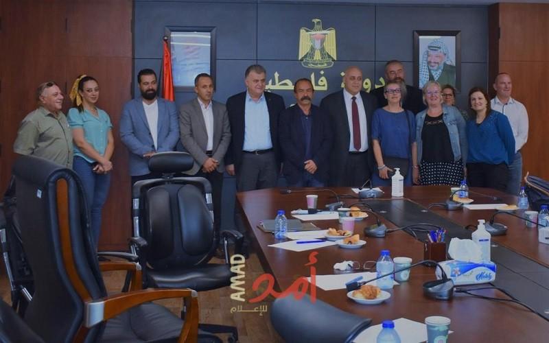 أبو جيش يطلع الكونفدرالية العمالية الفرنسية على أوضاع العمال الفلسطينيين 