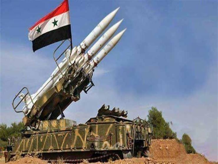 الدفاعات الجوية السورية تتصدى لأجسام غريبة في سماء القنيطرة