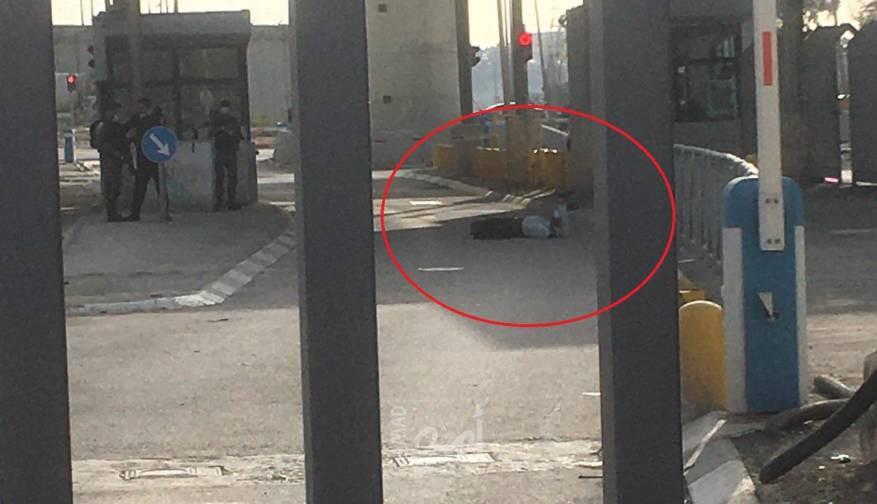 جيش الاحتلال يطلق النار على شاب عند حاجز قلنديا شمال القدس المحتلة - فيديو