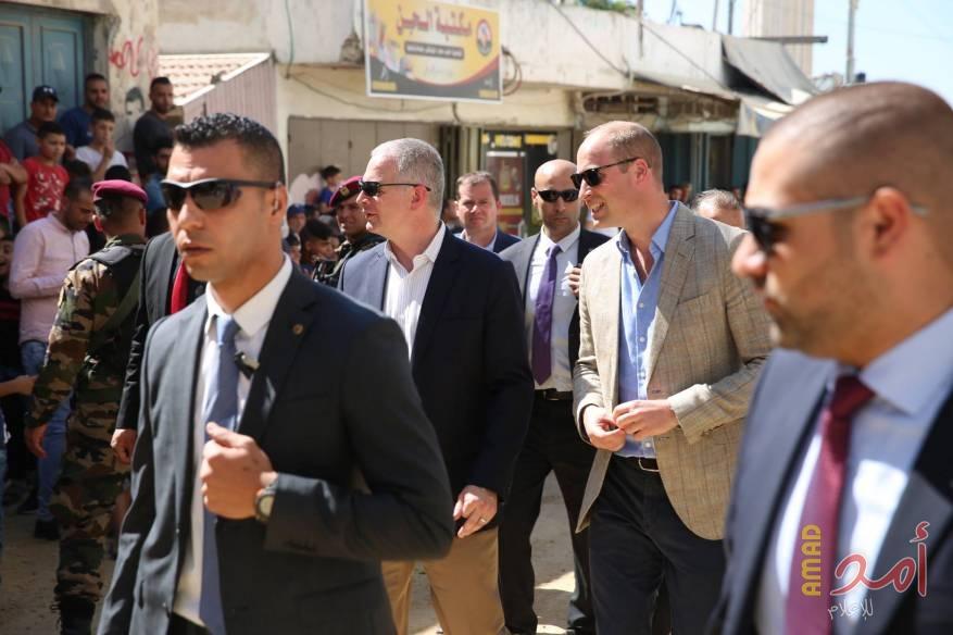 بالصور: الأمير ويليام يزور مخيم "الجلزون" للاجئين الفلسطينيين برام الله