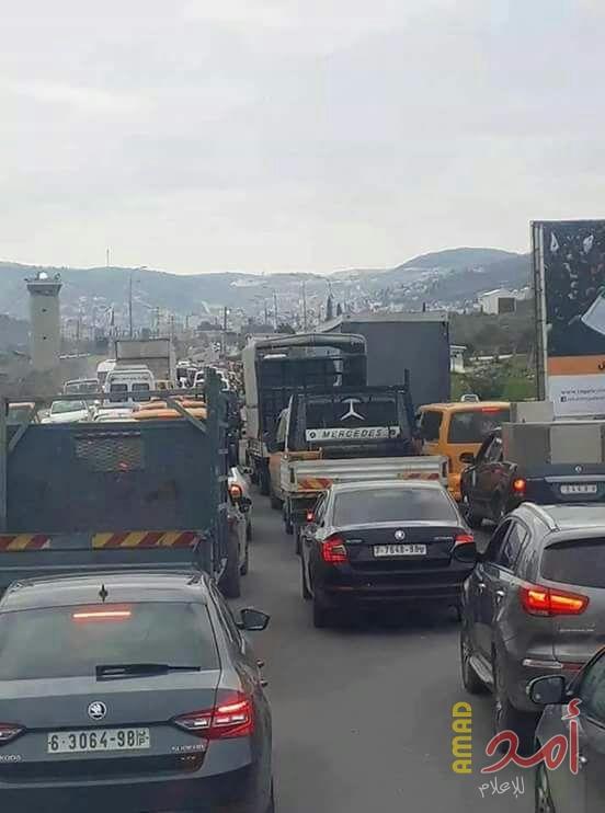 جيش الاحتلال يغلق مدخل مدينة نابلس الجنوبي