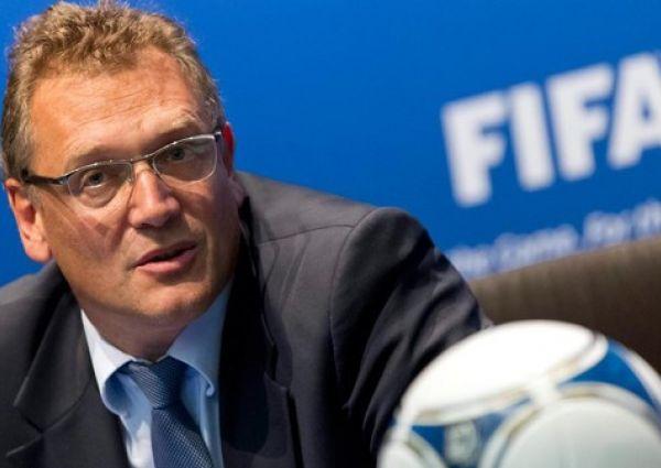 الفيفا يعفي أمينه العام من منصبه وسط أزمة الفساد