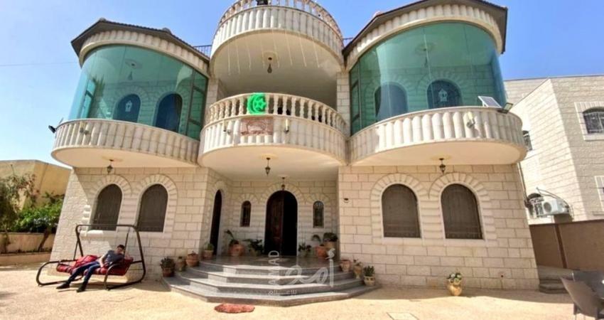 رام الله: جيش الاحتلال يفجر منزل الأسير منتصر شلبي - صور وفيديو