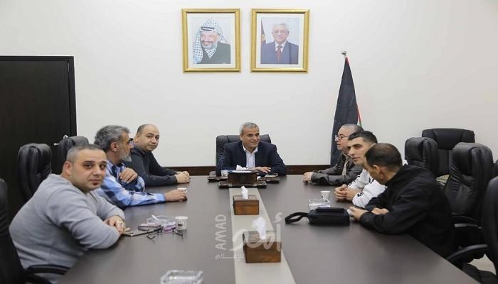 محافظ قلقيلية يلتقي نقابة أصحاب صالونات الحلاقة والعناية بالبشرة