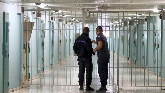 إصابة 3 حراس في سجن فرنسي  في هجوم نفذه المخطط لاعتداء كنيس جربا في تونس