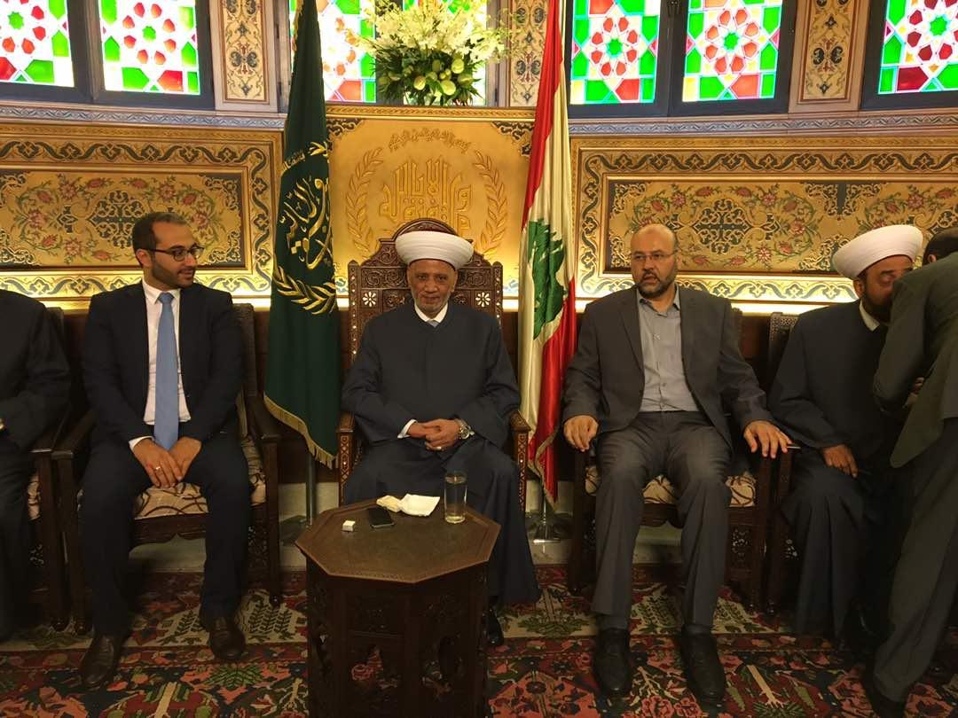بركة يهنئ مفتي الجمهورية اللبنانية والجماعة الإسلامية في لبنان بالعيد.. ويتلقى التهنئة من هنية في غزة