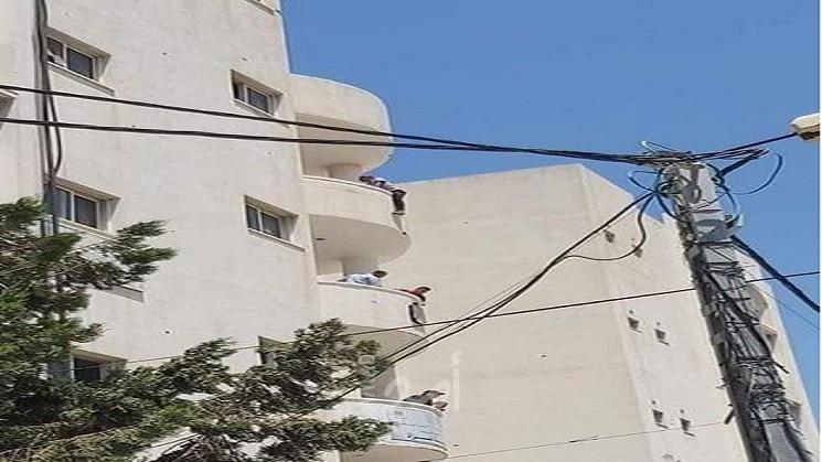 محاولة انتحار شاب بإلقاء نفسه من شرفة مبنى وزارة العمل في غزة