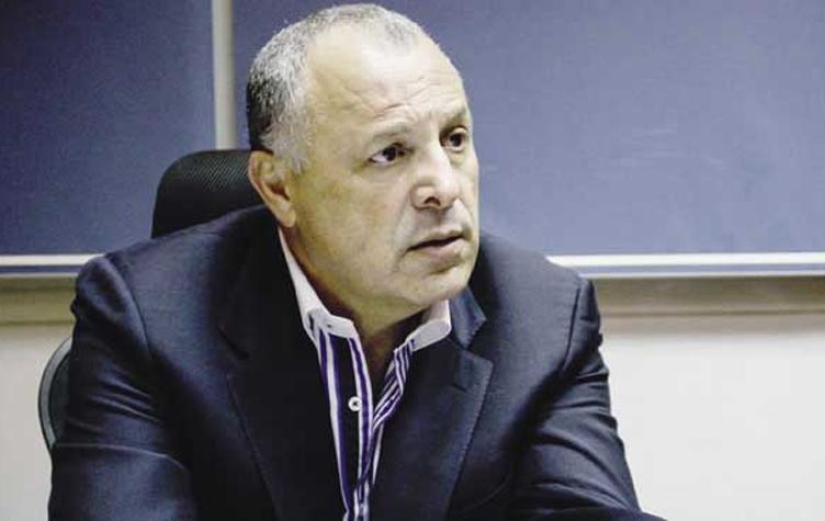 المصري أبو ريدة يحتفظ بعضوية مجلس الفيفا باكتساح