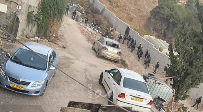 جنين: قوات الاحتلال تقتحم منزل أسير في بلدة يعبد