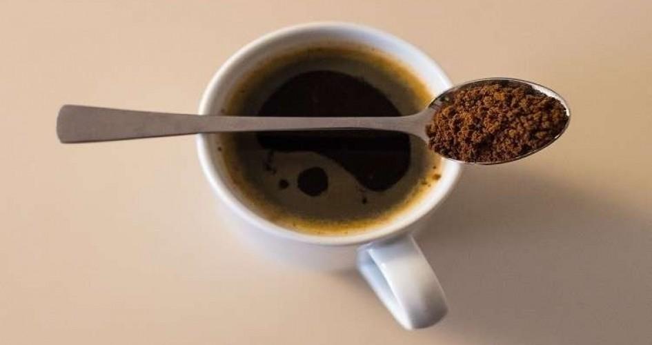 تناول الكافيين بكثرة سبب ألم المعدة