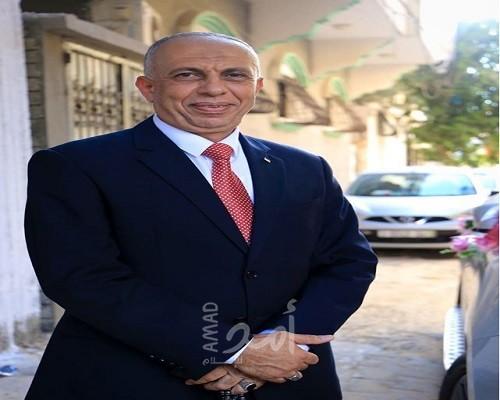 في  مَكَانٍ  سحيق