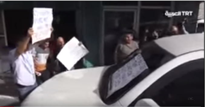 بالفيديو.. ناشطون يرشقون "وفد أمريكي" بالبيض في بيت لحم