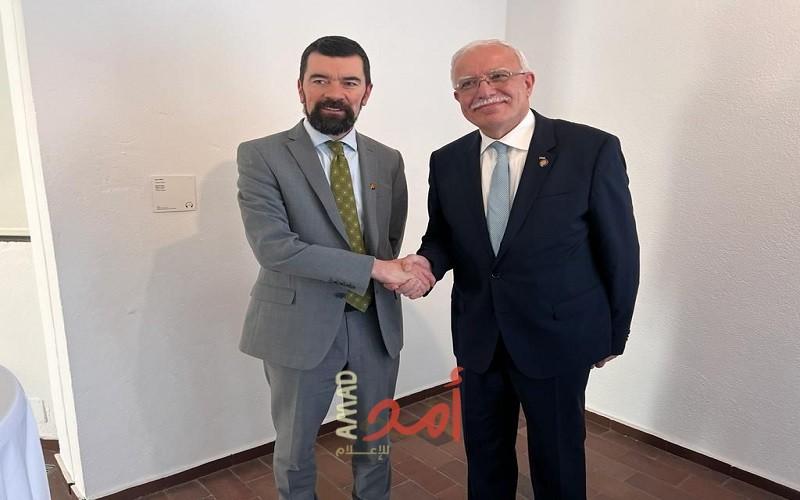 ‏المالكي يلتقي وزير الدولة الايرلندي لتطوير المجتمع والمؤسسات الخيرية في برشلونة