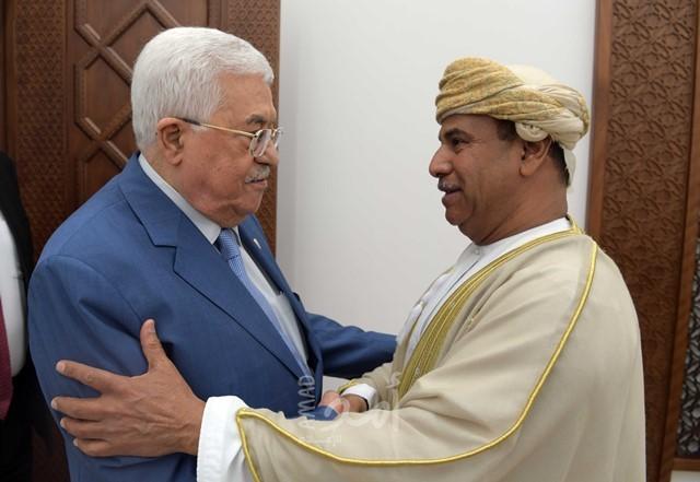 عباس يؤكد أهمية فتح سفارة لسلطنة عمان في فلسطين