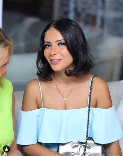 شاهد ..كيف استقبل أحمد حلمى بكاء منى زكى بعد تكريمها فى القاهرة السينمائى