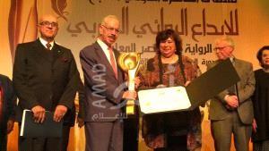 الأديب الفلسطيني يحيى يخلف يفوز بجائزة ملتقى الرواية العربية بالقاهرة
