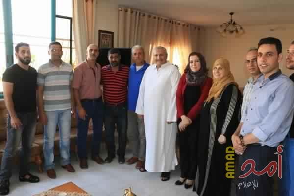 بالصور .. الشعبية تنظم سلسلة زيارات ميدانية لمرضى الكلى والسرطان بــ "غزة"