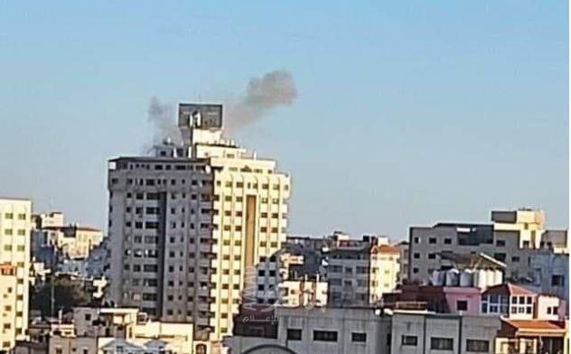 طائرات الاحتلال تستهدف برج مشتهي (القاهرة) دوار المالية غرب غزة - صور وفيديو