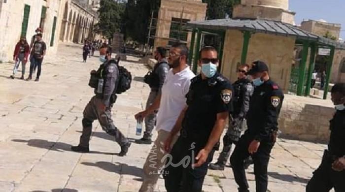 شرطة الاحتلال تبعد "فادي عليان" عن الأقصى لمدة 6 أشهر