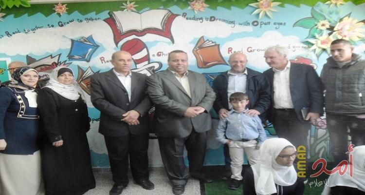 بالصور..مدير عمليات الأونروا يفتتح "مكتبة الأحلام" بمدرسة بنات عبسان الإعدادية