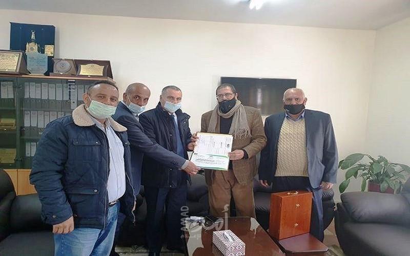 أبو الرب يتسلم التقرير السنوي لإنجازات تكية مقام النبي نوح عليه السلام