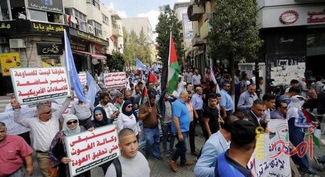 بالصور.. المخيمات الفلسطينية تنتفض رفضاً للقرارات الأمريكية التي تستهدف قضية اللاجئين