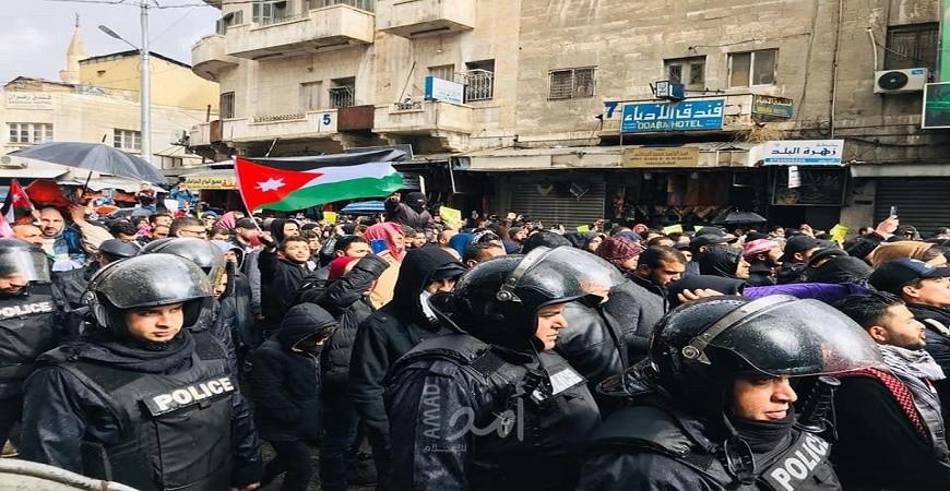 بالصور- مسيرة شعبية حاشدة رفضاً لـ"صفقة ترامب" في الأردن