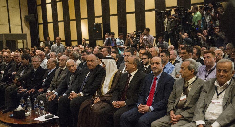 وفد المعارضة السوري في جنيف يعلق مشاركته في المفاوضات
