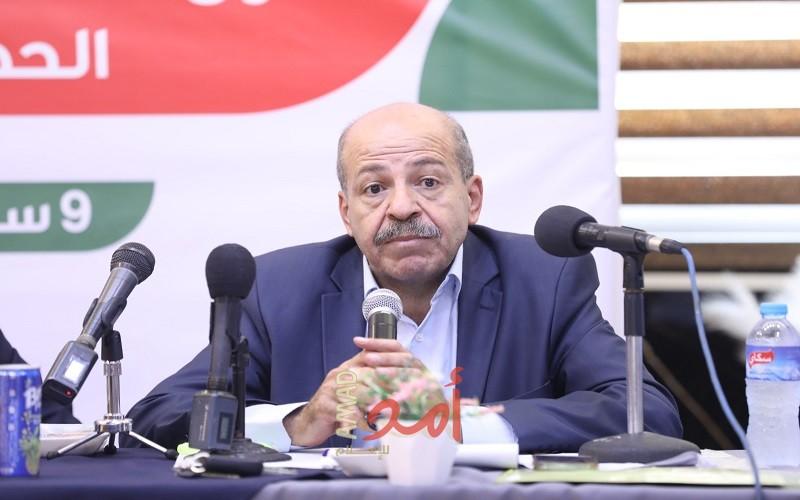 انخفاض الدولار والاقتصاد الفلسطيني.. الرابح والخاسر