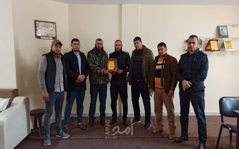 وفد "المقاومة الشعبية" و"كتائب الناصر" يزور شرطة المرور ومدير مركز إصلاح وتأهيل خانيونس