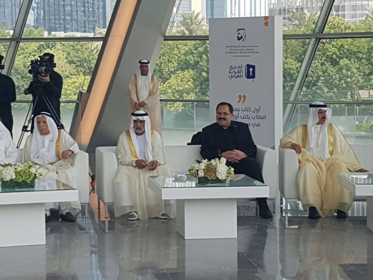 صيدم يبحث مع وزير الثقافة وتنمية المجتمع الإماراتي سبل تعزيز التعاون المشترك