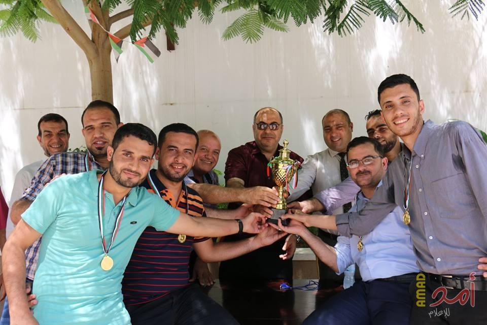 بالصور.. جامعة الإسراء تختتم بطولة العودة الثانية لكرة الطائرة لموظفيها