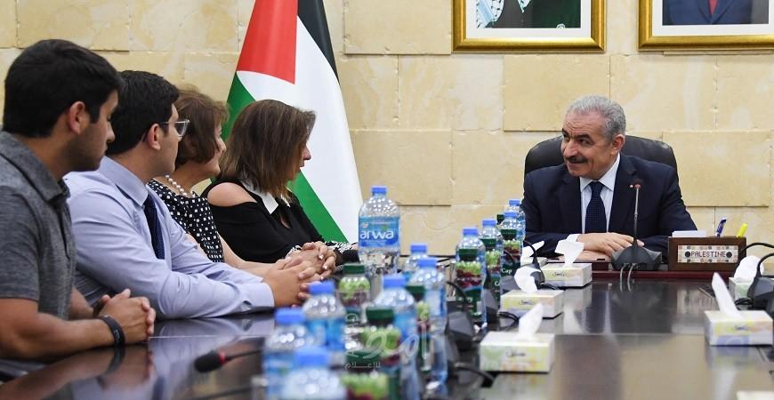 أشتية: صراعنا مع إسرائيل ليس دينياً وإنما صراع سياسي لرفضها الاعتراف بنا كدولة