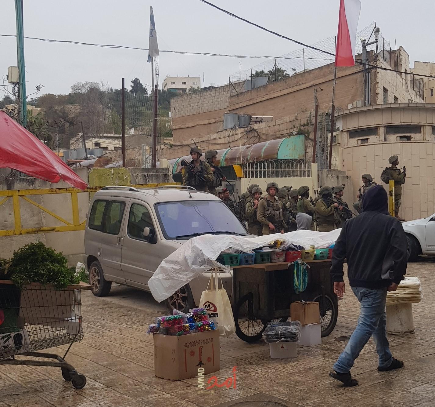 مستوطنون إرهابيون يعتدون على المواطنين في الخليل والأغوار