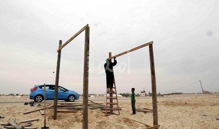 بلدية خان يونس تشرع بتنظيم الاستراحات على شاطئ البحر