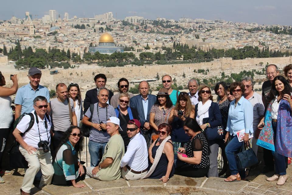 الحسيني يضع الوفد الدولي للملتقى الثقافي الثامن بصورة المشهد الثقافي في مدينة القدس