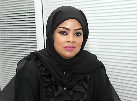 منى السليطي شقيقة وزير الاتصالات القطري