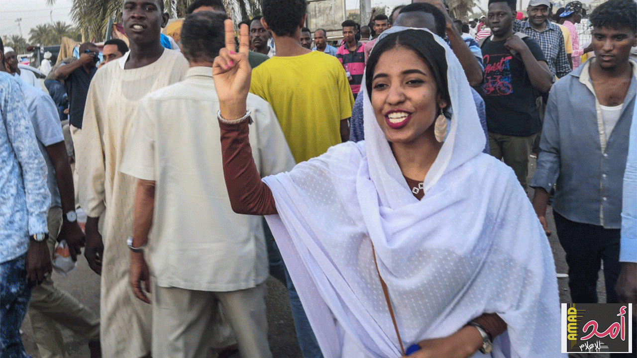السفارة الأمريكية تحمل المجلس العسكري مقتل متظاهرين
