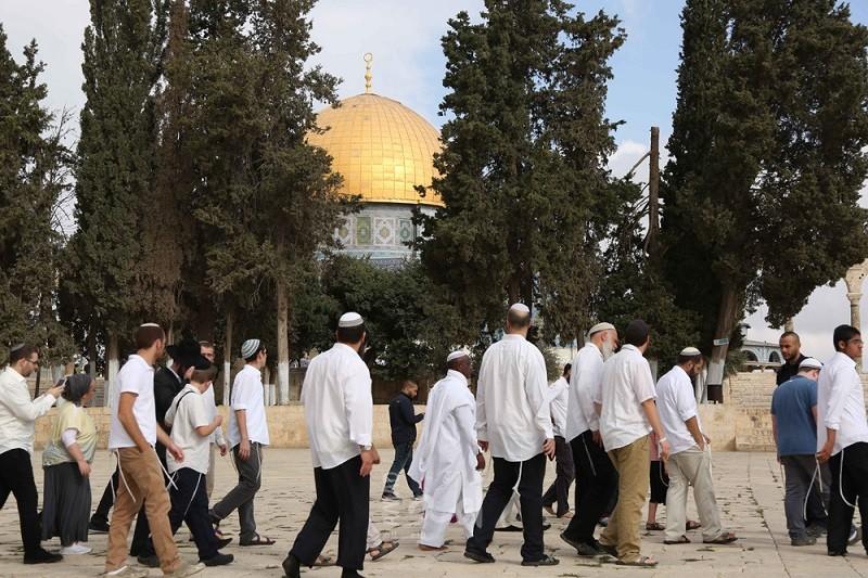 القدس: عشرات المستوطنين يقتحمون "المسجد الأقصى"
