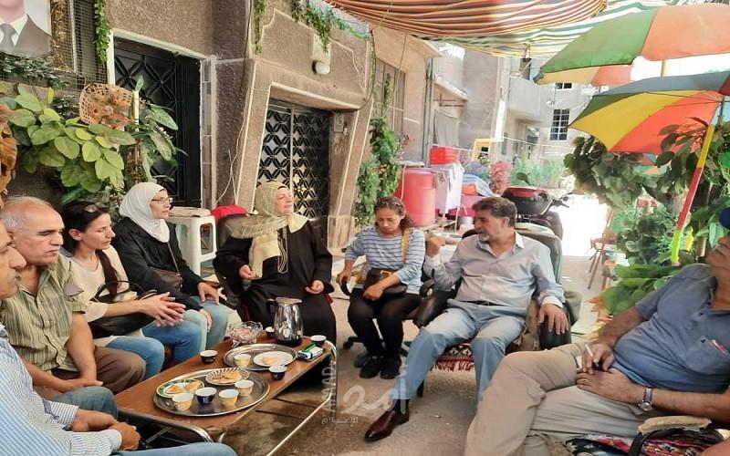 عبد الهادي يتفقد مخيم اليرموك للاجئين الفلسطينيين ويعايد على الأهالي
