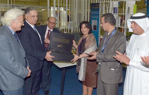 (قرية الدوايمة) يفوز بجائزة البحرين للكتاب