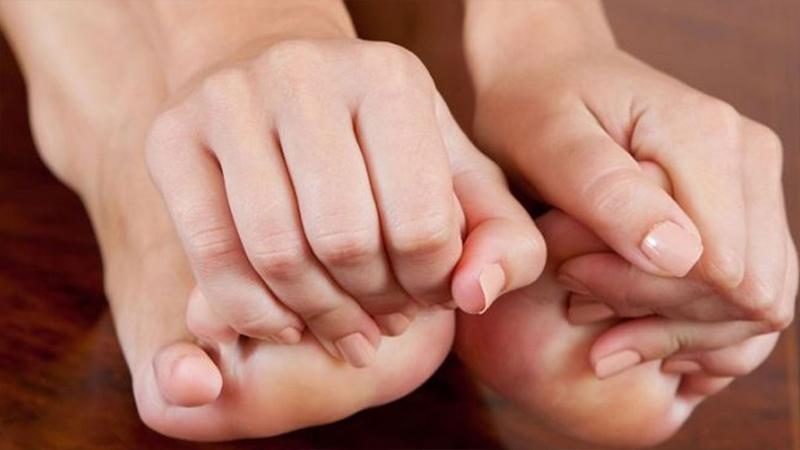 4 طرق لتقليل خطر الإصابة بنوبات النقرس