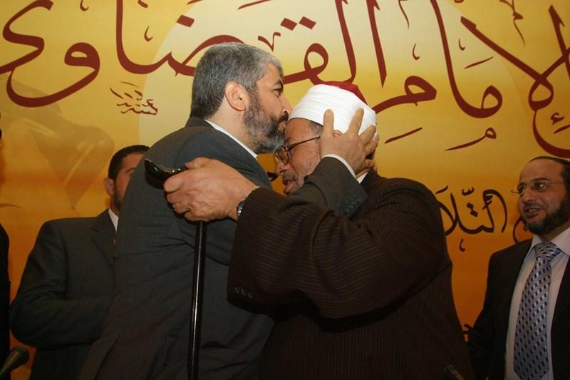 خالد مشعل يخوض صراعا للحفاظ على كرسي الزعامة بتحضير العاروري بديلا