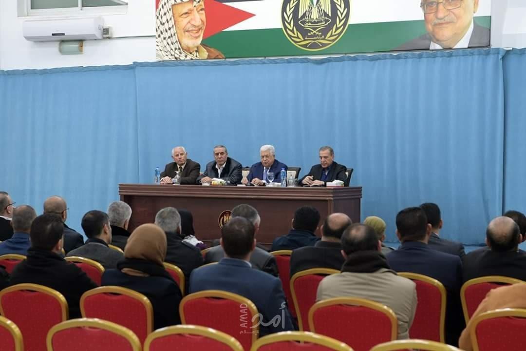 عباس ينفي وجود اتصالات مع الأمريكان ويؤكد: تمر بصعوبات كبيرة