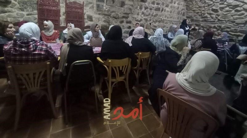 نابلس: لجان العمل النسائي ومدرسة الأمهات ينظمان لقاءاً نسوياً حاشداً في البلدة القديمة