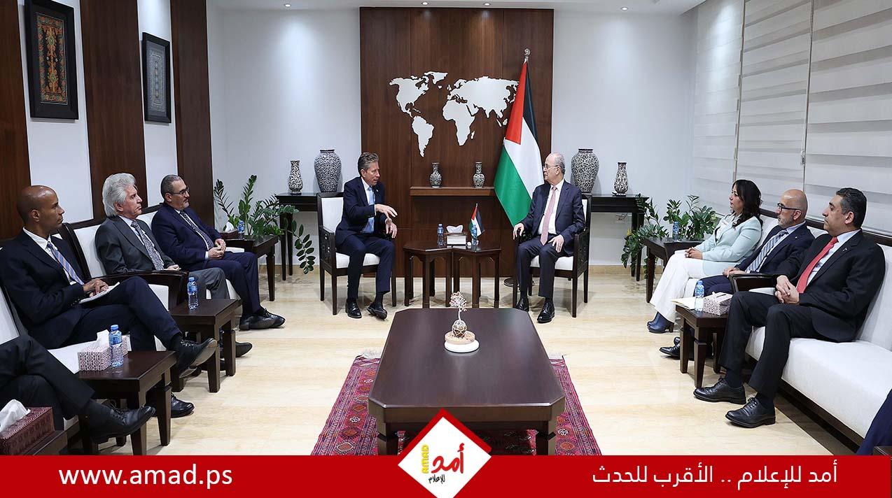 مصطفى يؤكد على ضرورة دعم وتمكين مؤسسات الدولة من العمل على الأرض في غزة