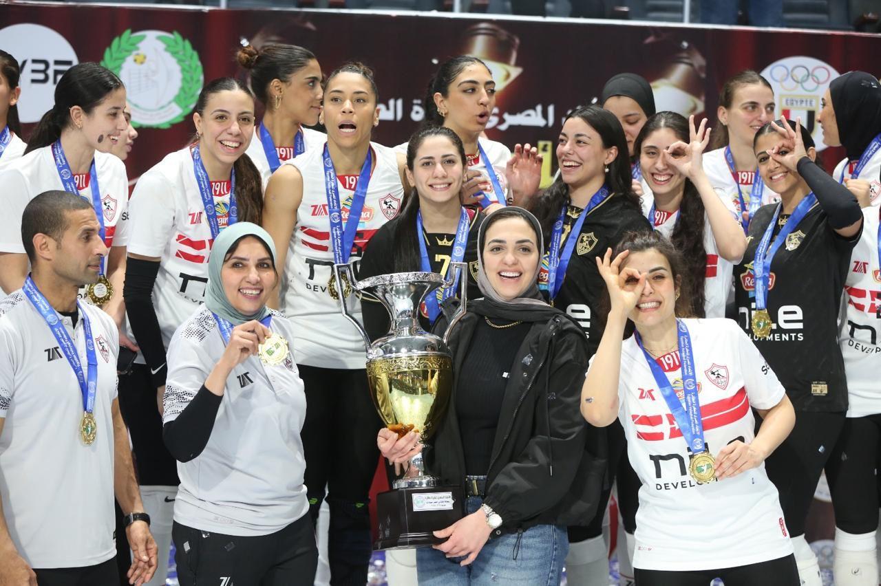 الزمالك يهزم الأهلي بثلاثية نظيفة ويتوج بكأس مصر لسيدات الكرة الطائرة